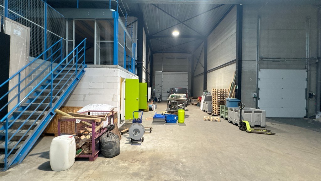 Bedrijfsunits met magazijn en kantoor te huur in Mechelen-Noord