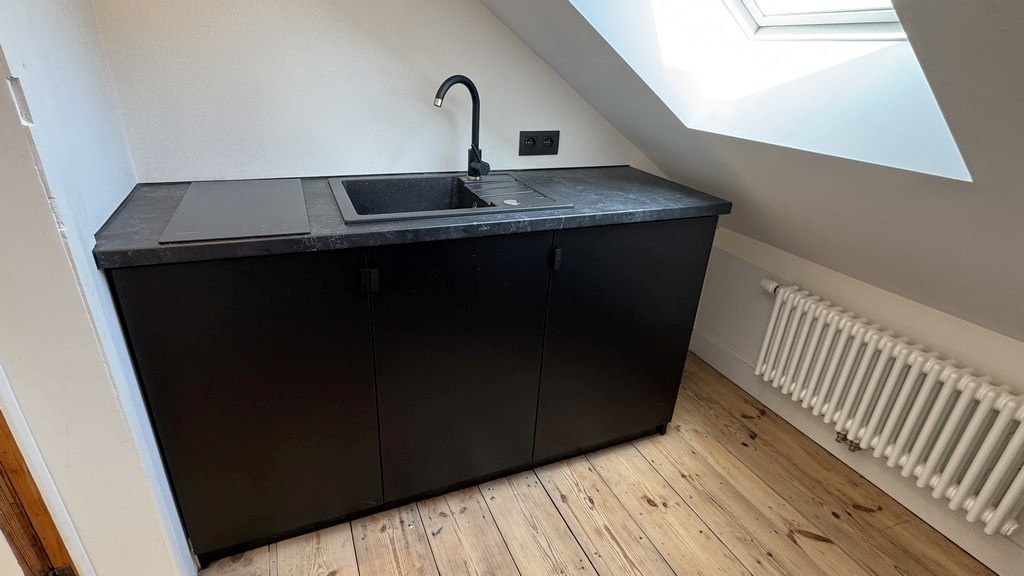 Gemeubelde kantoorruimte met diensten vlakbij het station van Mechelen