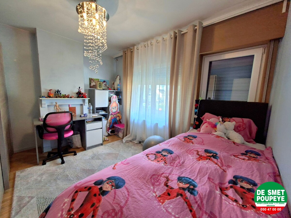 Ruime woning met garage 