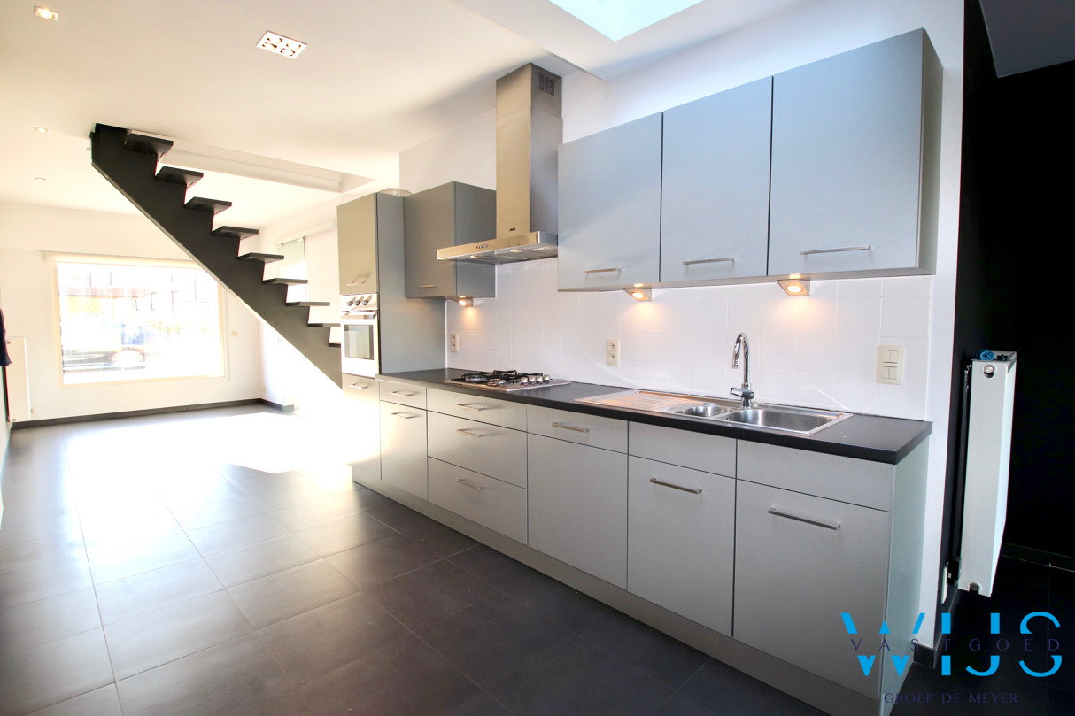 Instapklaar woonhuis met 2 slaapkamers &amp; tuin te SLEIDINGE ! 