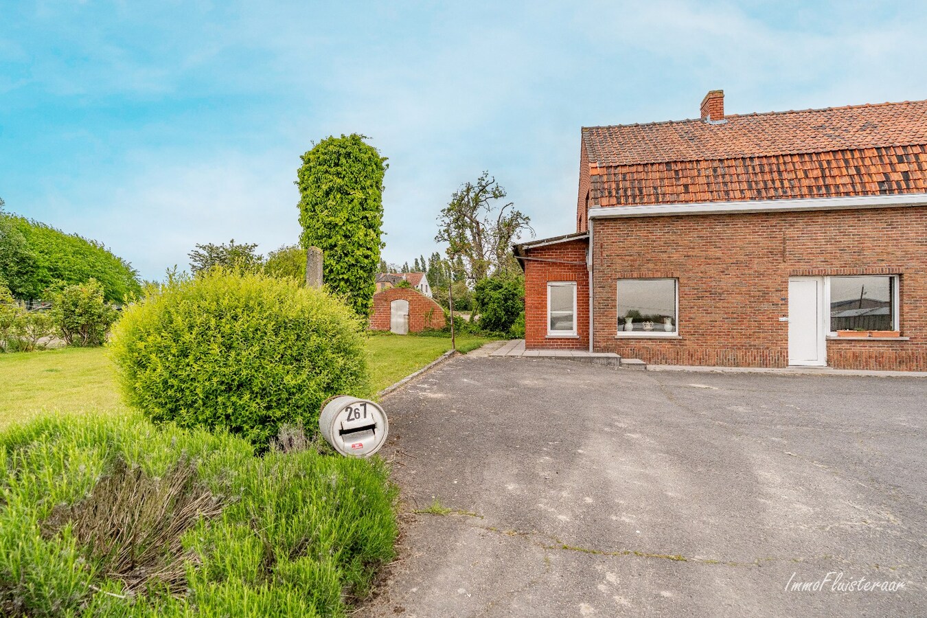 Te renoveren woning met bijgebouw en weiland op ca. 4813 m² 