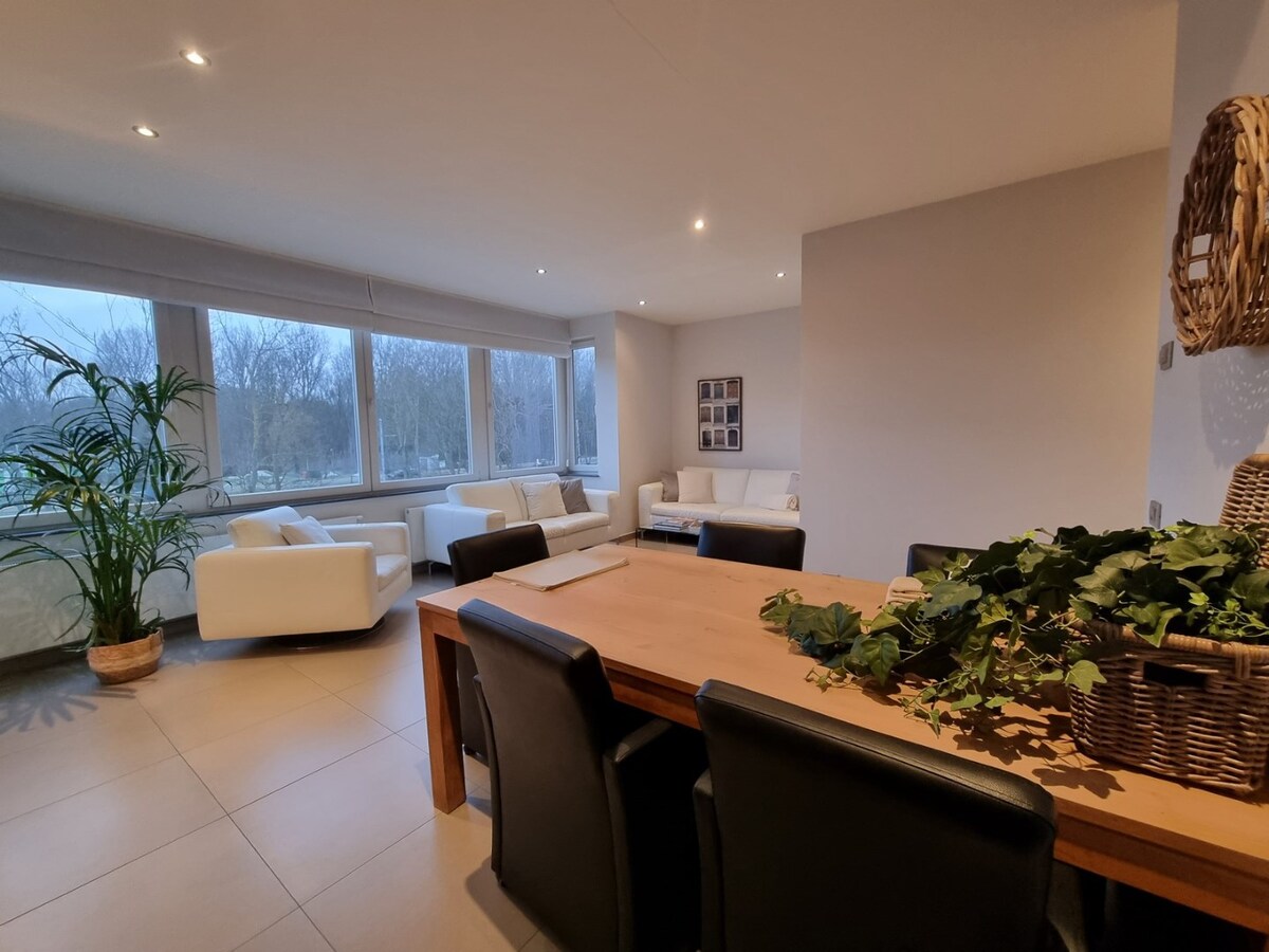 Knap appartement met open zicht te Heist 