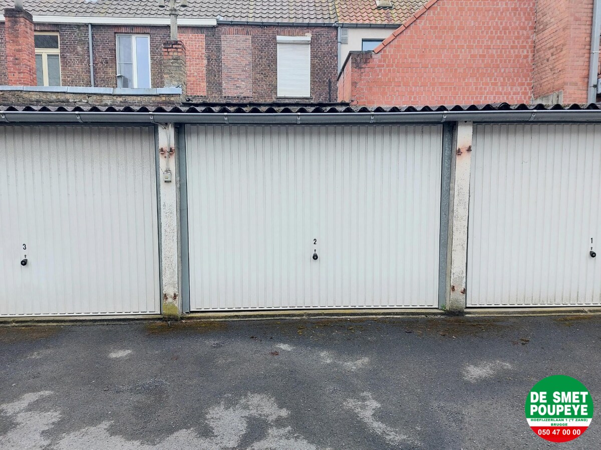 Garagebox in afgesloten complex 