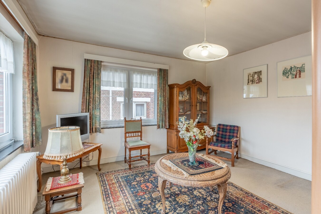 Ruime woning met tuin, garage en 3 slaapkamers. 