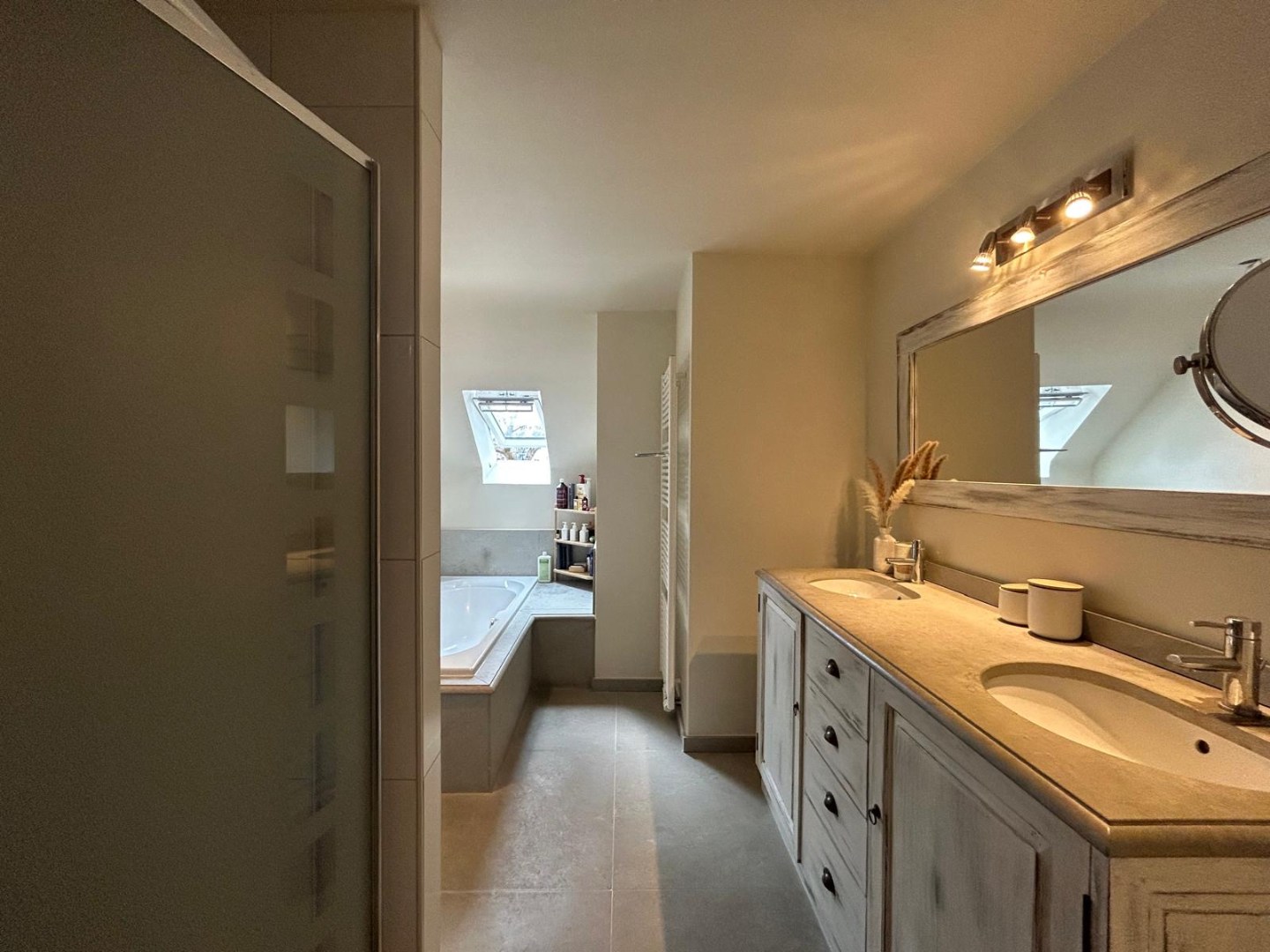 Exclusief wonen in alle rust en ruimte – Penthouse in Geel 