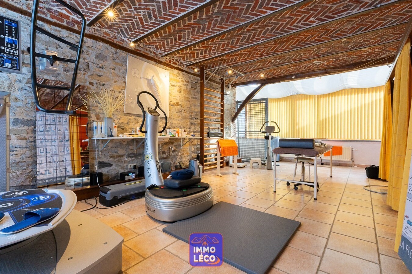 Corps de ferme: Habitation, cabinet médical, chambres d'hôtes et espace bien-être, POTENTIEL INCROYABLE ! 