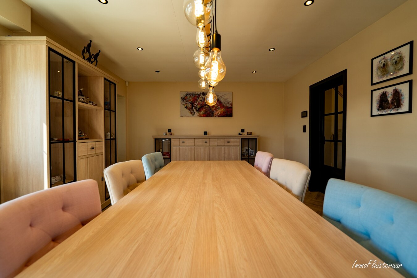 Recent gerenoveerde woning met paardenstallen en buitenpiste op ca. 12.370 m2  te Geel 