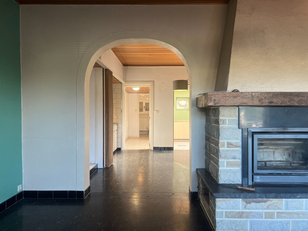 Op te knappen HOB met landelijk zicht 