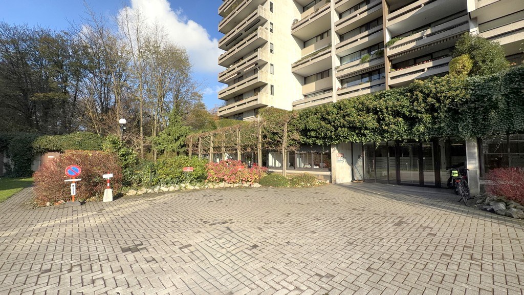 Gelijkvloerse kantoren te koop langs Singel in Antwerpen