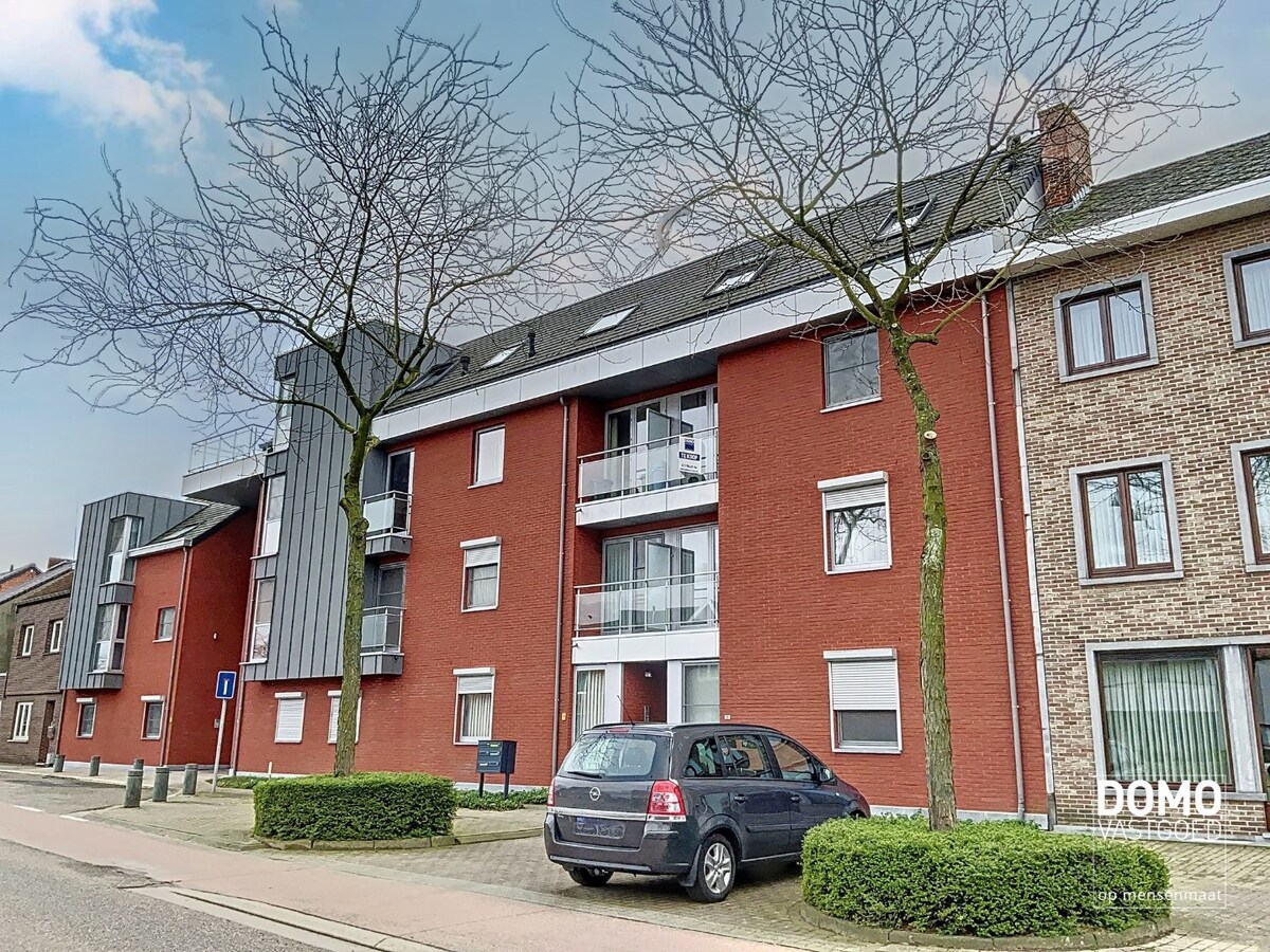 Knap en ruim appartement in het centrum van Kermt, inclusief een buitengewoon terras. 