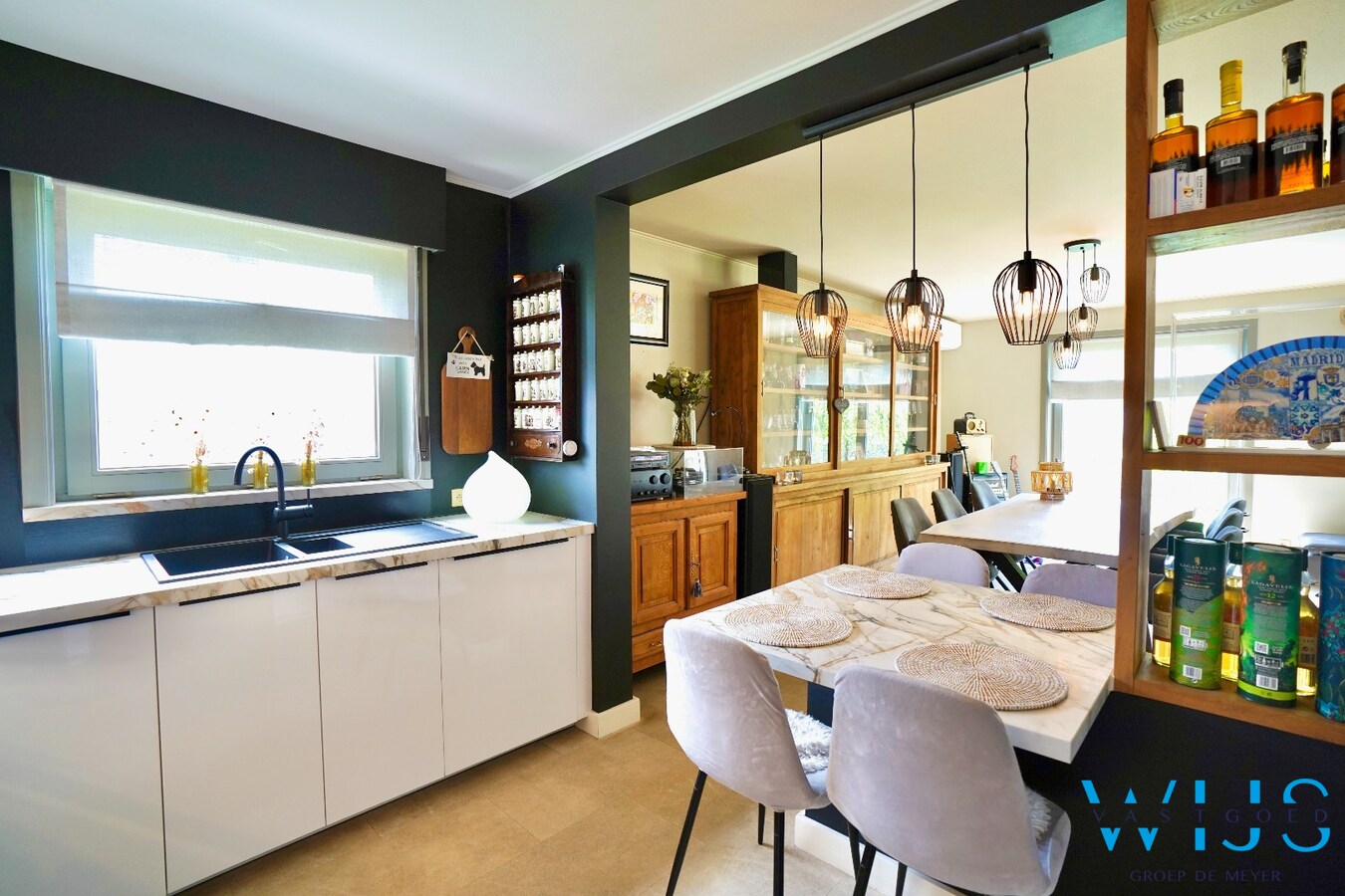 Instapklare bungalow met 5 slaapkamers, zonnepanelen en EPC label  A ! 