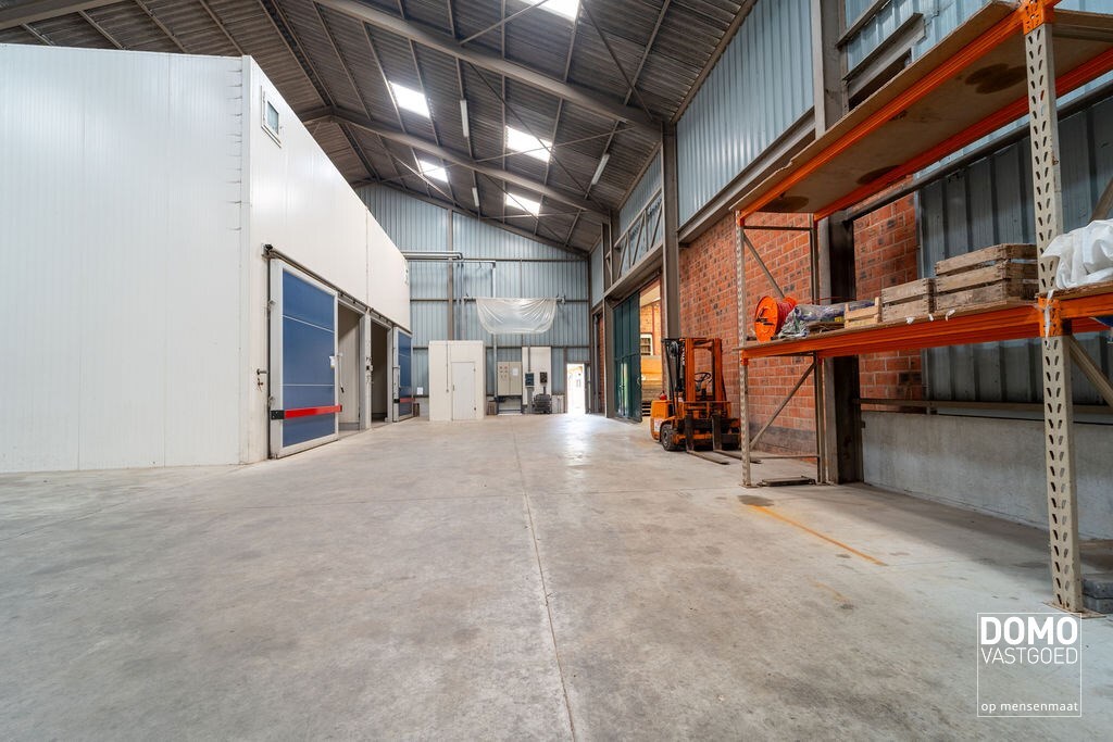 UNIEKE WONING MET 2 RUIME LOODSEN OP PERCEEL VAN 58A49CA 