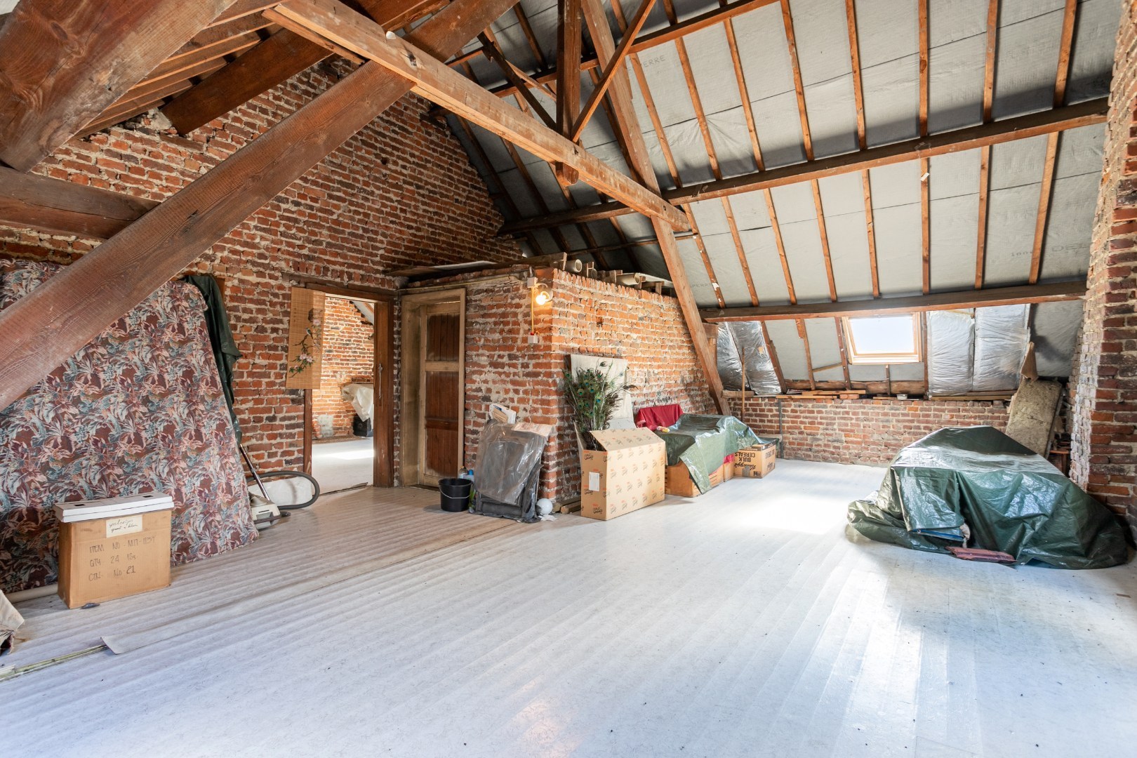 Karaktervolle, te renoveren herenhuis met enorm potentieel te Gooik 