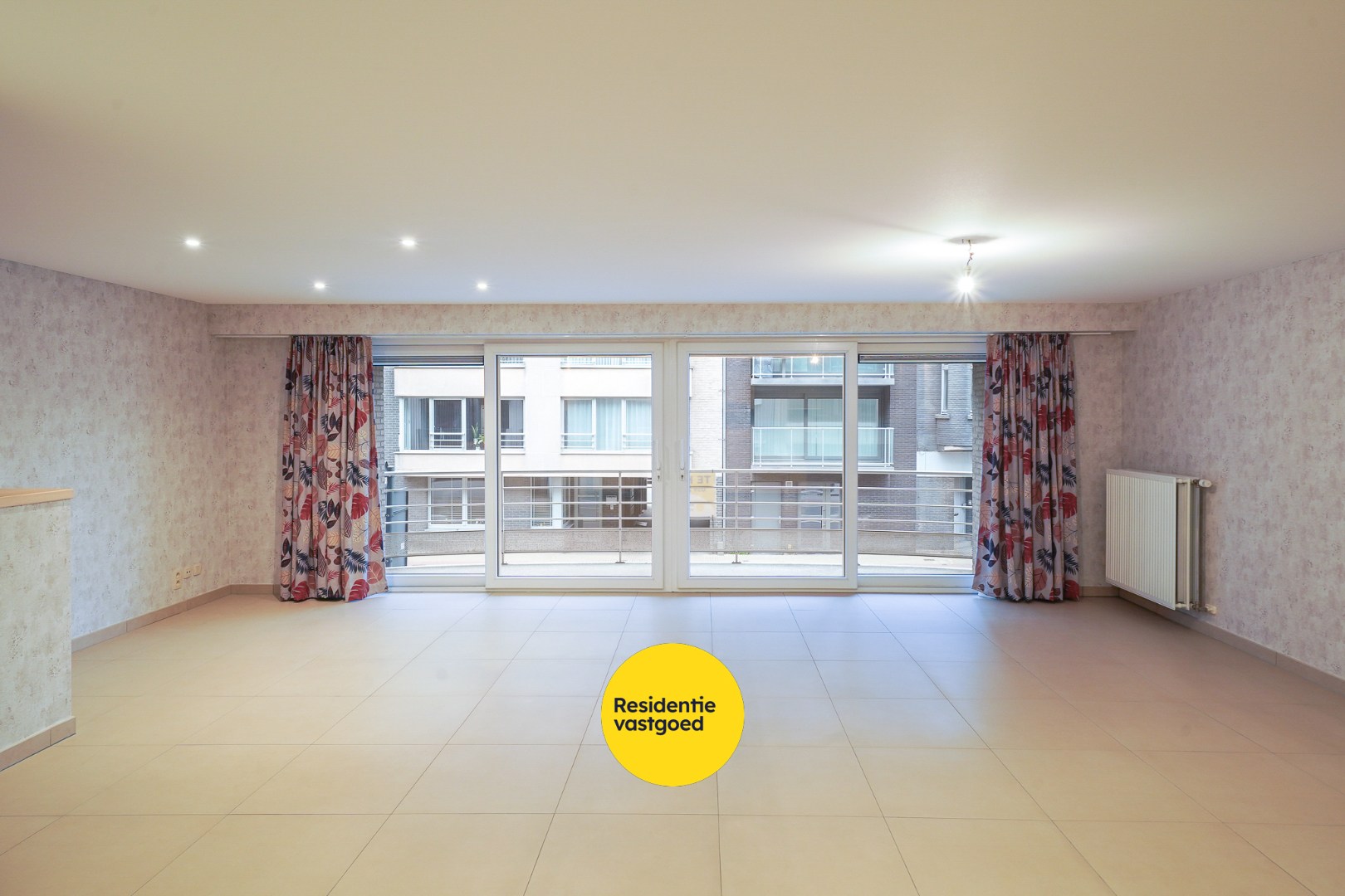 Instapklaar appartement met 2 terrassen te Mariakerke 