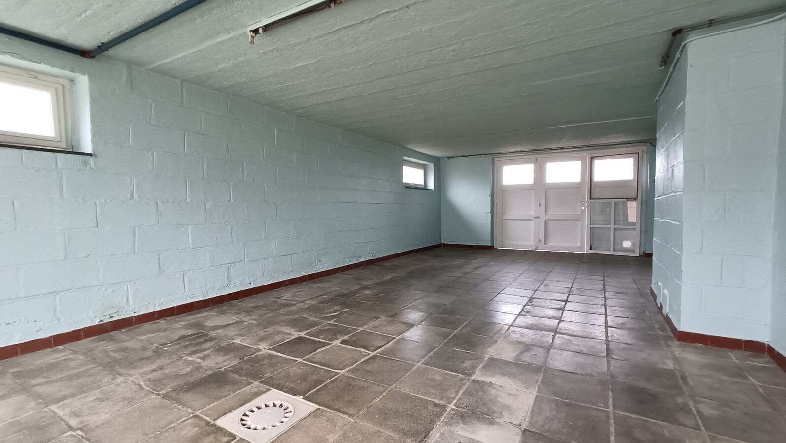 Ruime villa met garage en tuin 