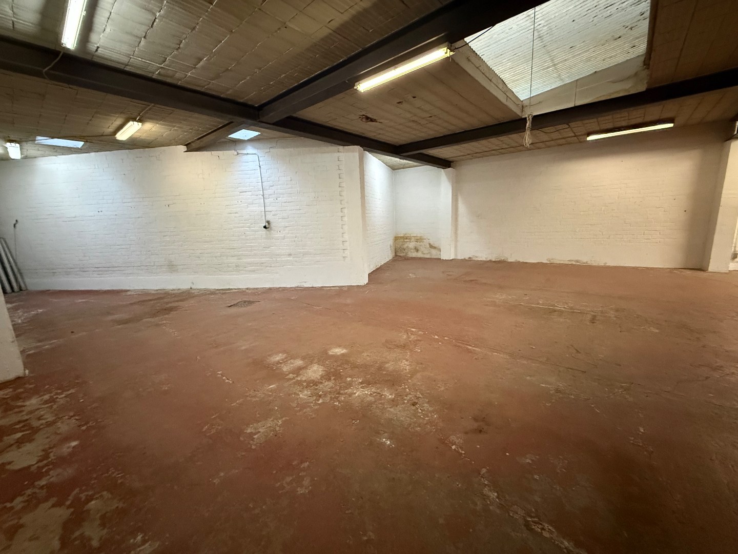 Centraal gelegen polyvalente opslagruimte  te Lier. 