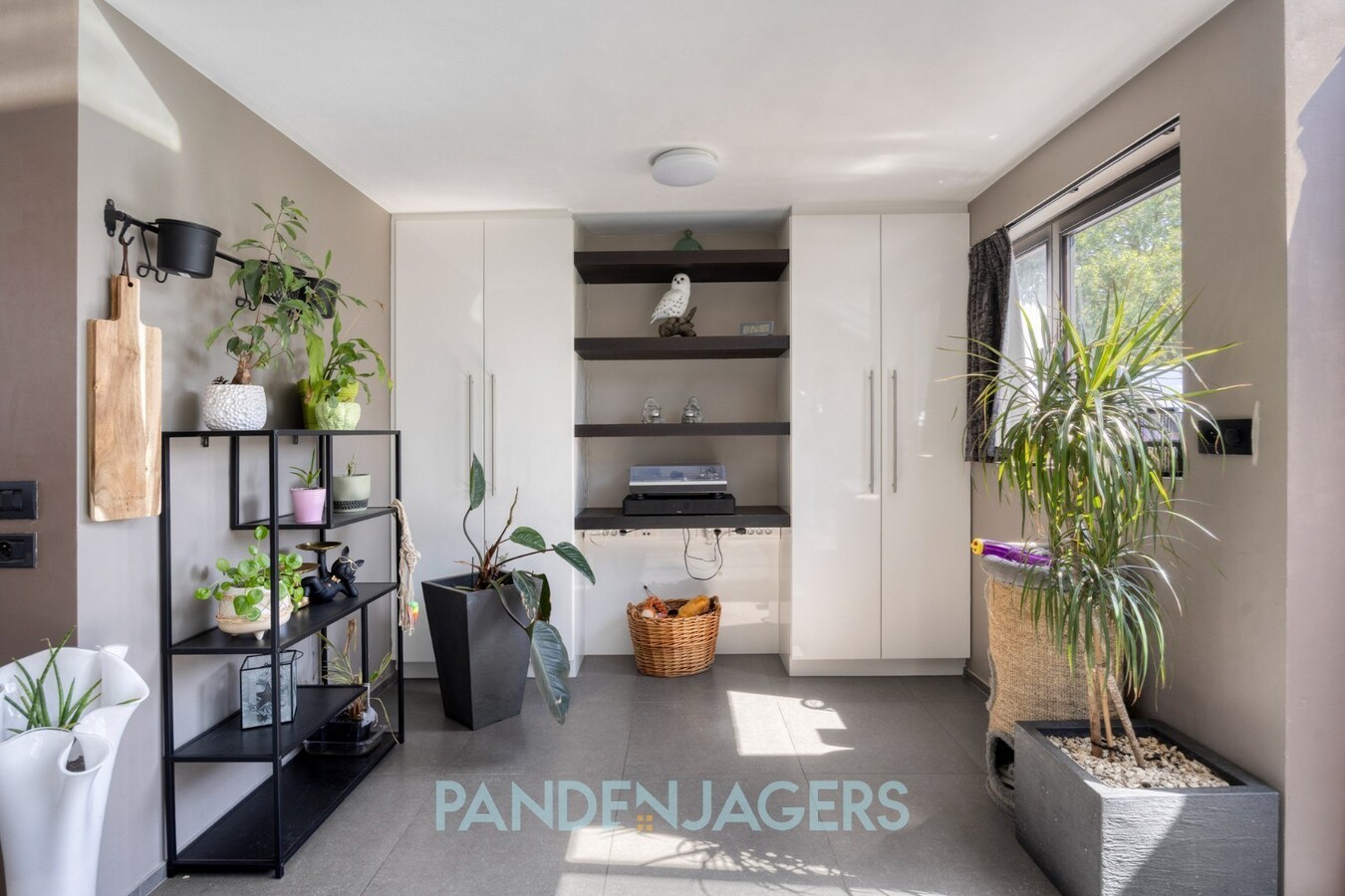 Modern en lichtrijk halfopen bebouwing op uitzonderlijke locatie te Kontich 