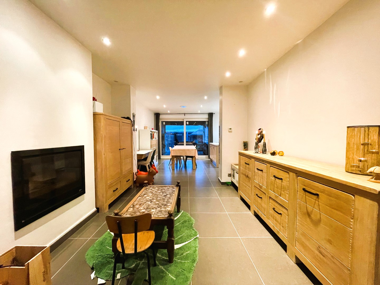 Gezellige rijwoning met 3 slaapkamers en uitweg 