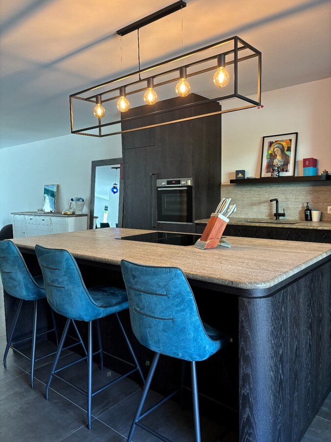 Situation, espace, matériaux de qualités et luminosité décrivent parfaitement ce bien 