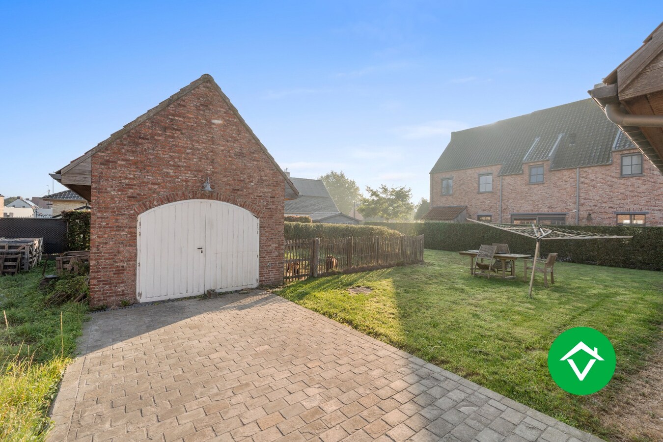 Charmante landelijke woning met drie slaapkamers, ruime garage en prachtig vergezicht te Bovekerke (Koekelare) 