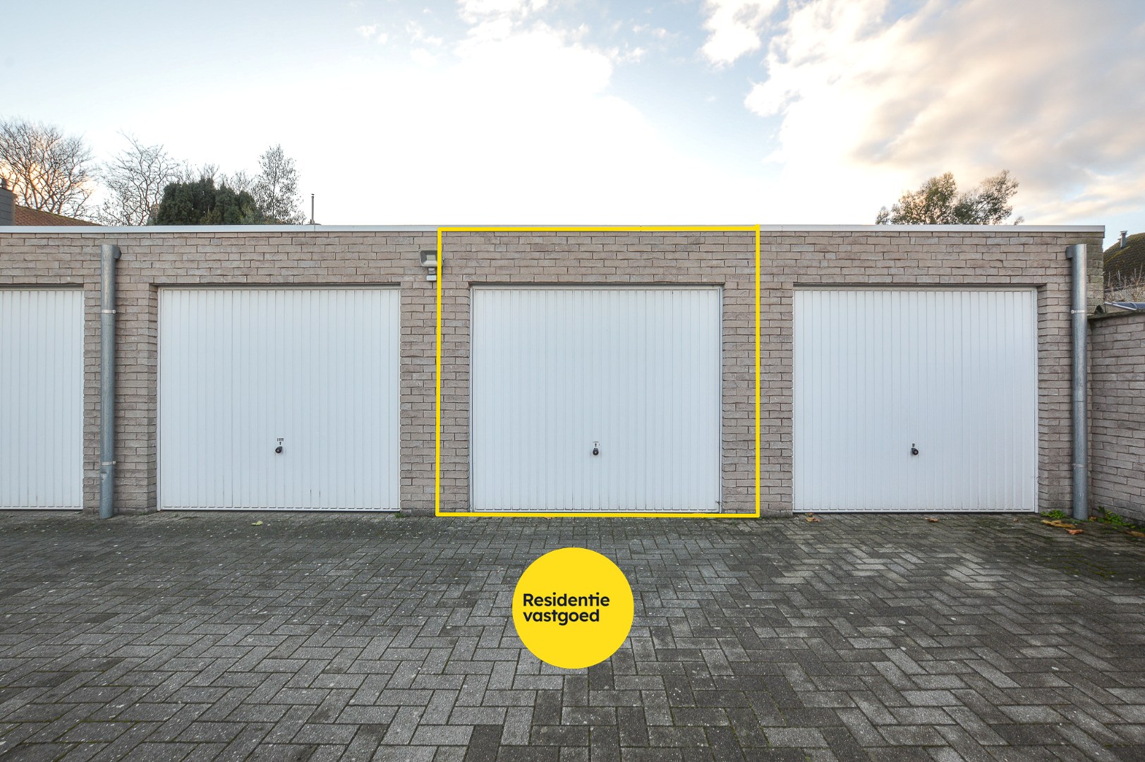 Modern 1-slaapkamerappartement met garage in hartje Oudenburg 