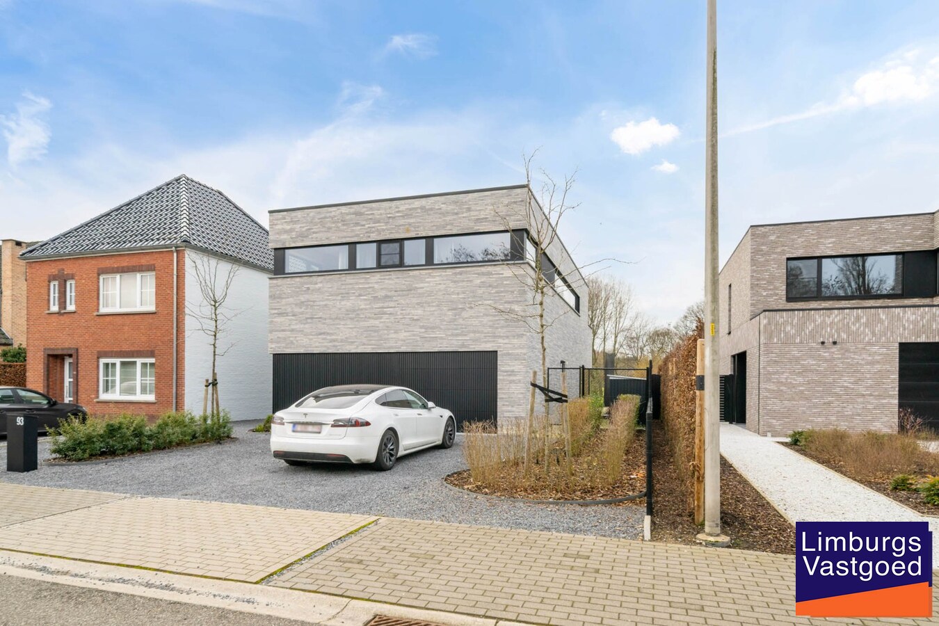 Hoogwaardig afgewerkte gezinswoning, 4 slpk, op 48a23ca, nabij centrum 