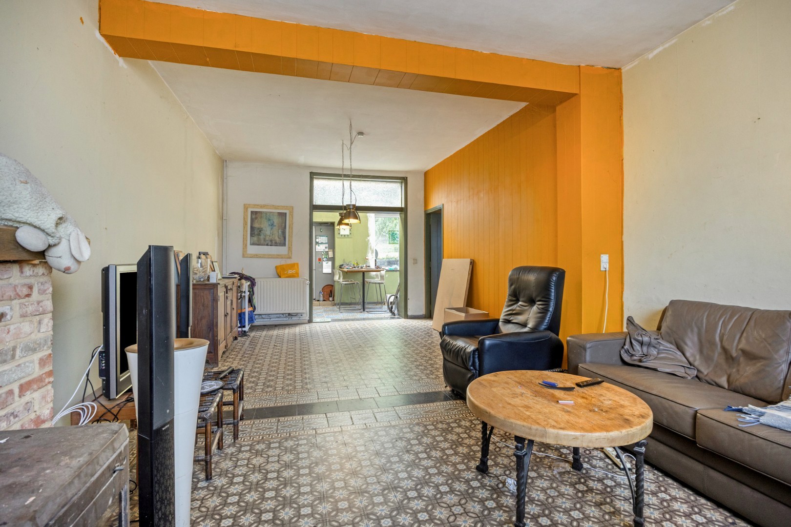 Halfopen bebouwing met 5 ruime slaapkamers, 2 badkamers, garage en tuin in Holsbeek – bewoonbare oppervlakte 214m² 