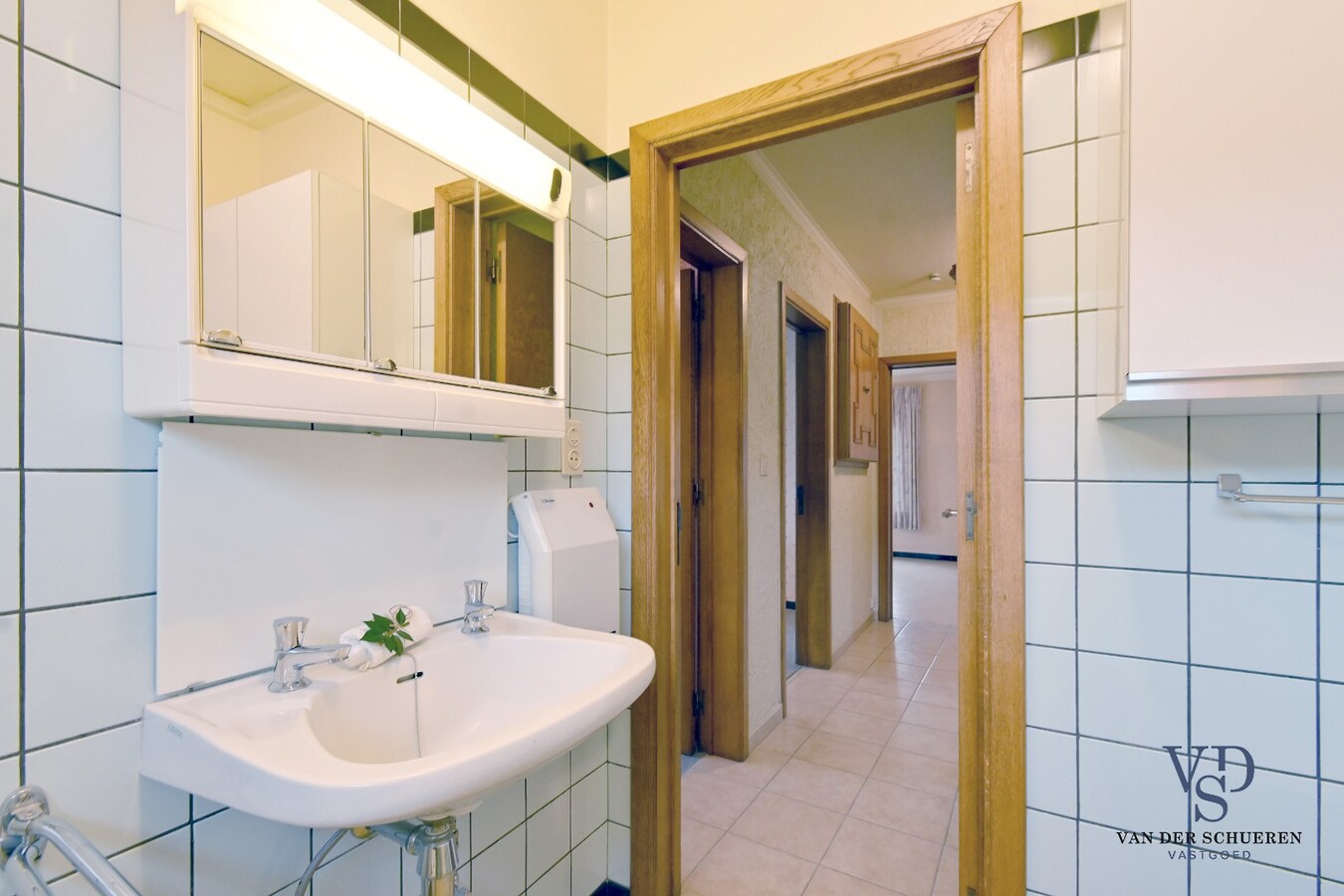 Bungalowwoning met afzonderlijke loods 