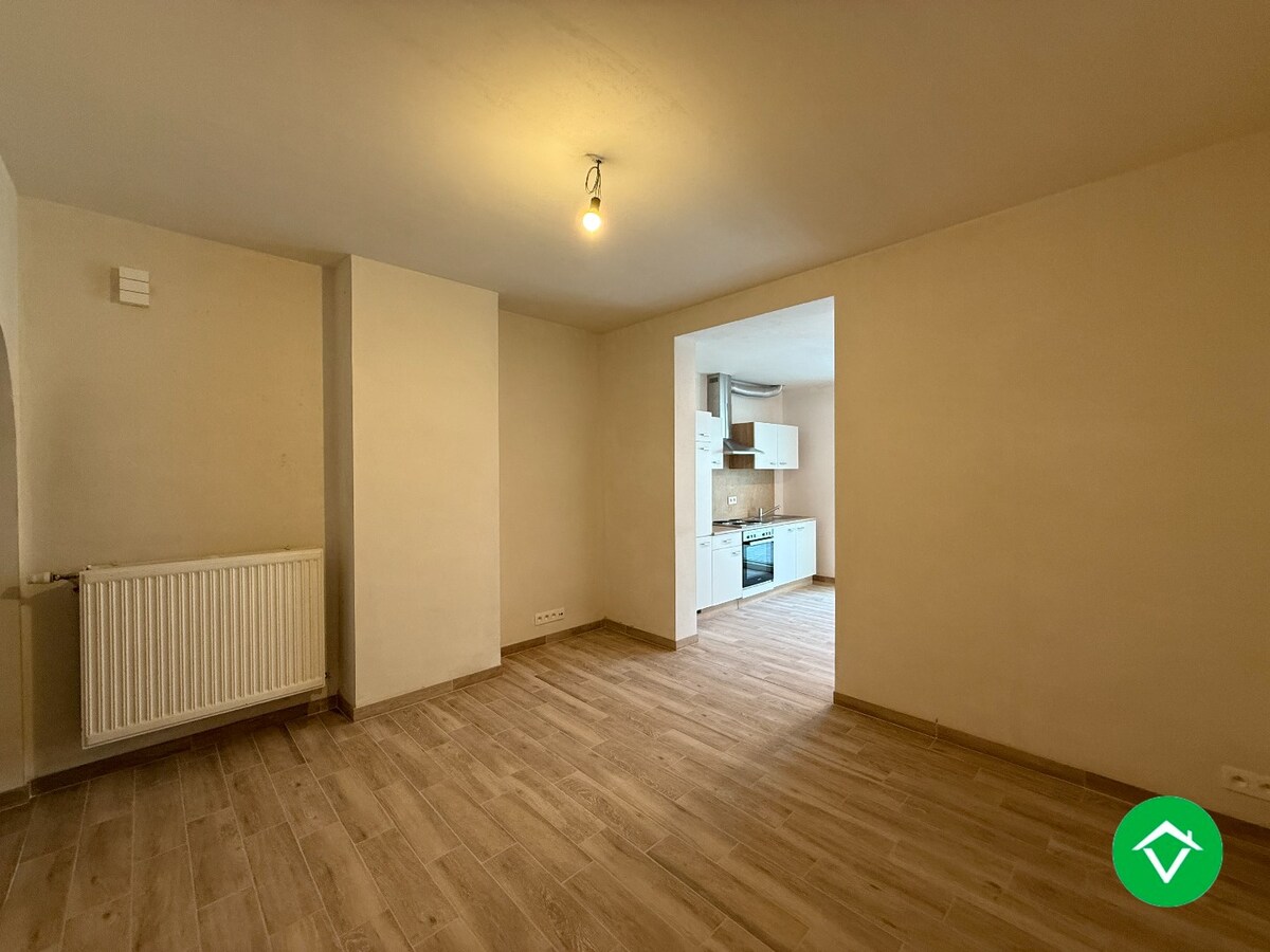 Gerenoveerde woning twee slaapkamers en koer in centrum Roeselare 