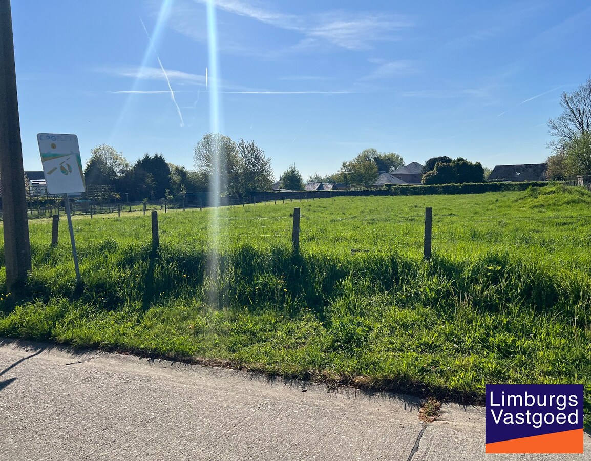 Grond in woongebied voor open bebouwing, 14a14ca, in Herderen 