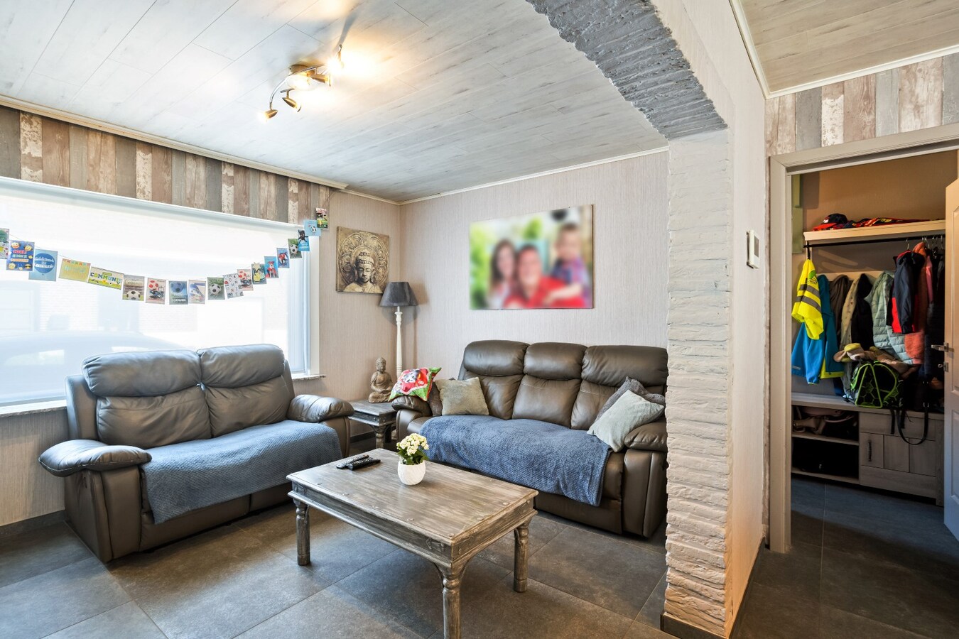 Centraal gelegen woning op uiterst ruim perceel van 1784 m² 