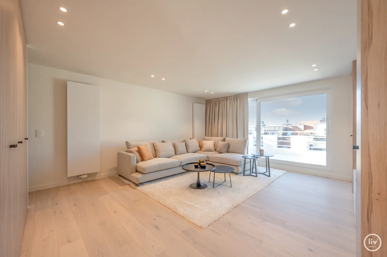 Prachtig, gerenoveerde duplex met 3 slaapkamers en mooie terrassen centraal gelegen in de Leopoldlaan te Knokke.