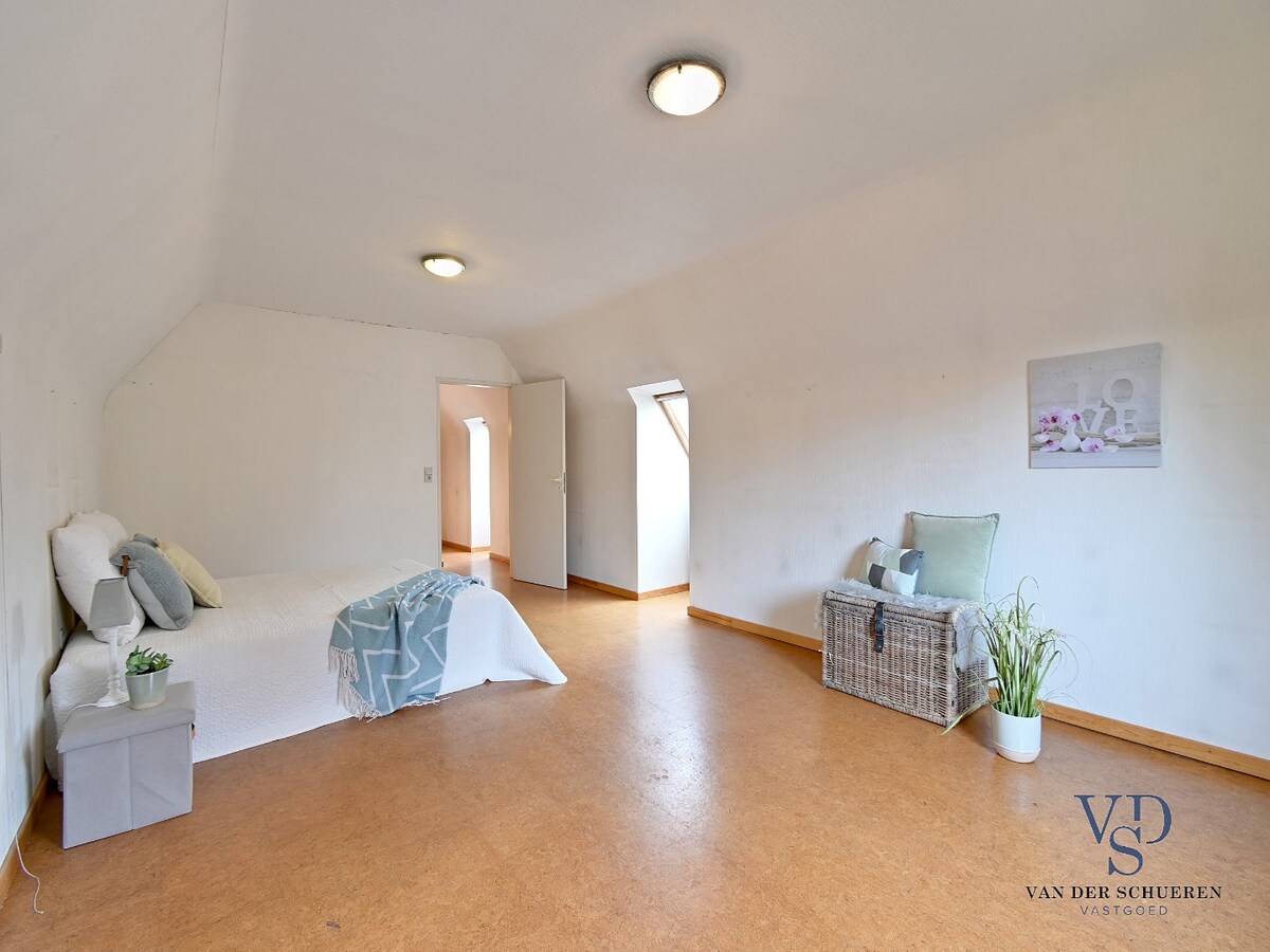 Knappe villa in 't groene Schelderode (EPC van 216 !). 