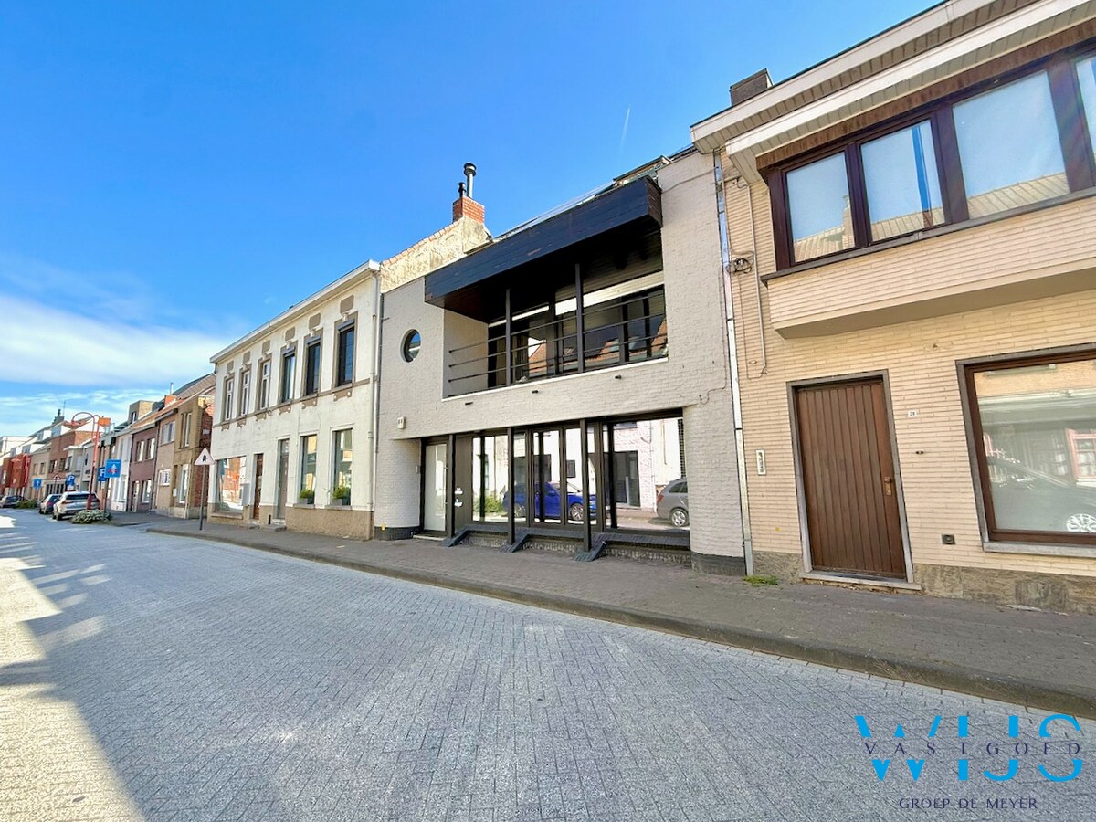 Instapklaar 3 slaapkamerappartement in hartje ASSENEDE! 