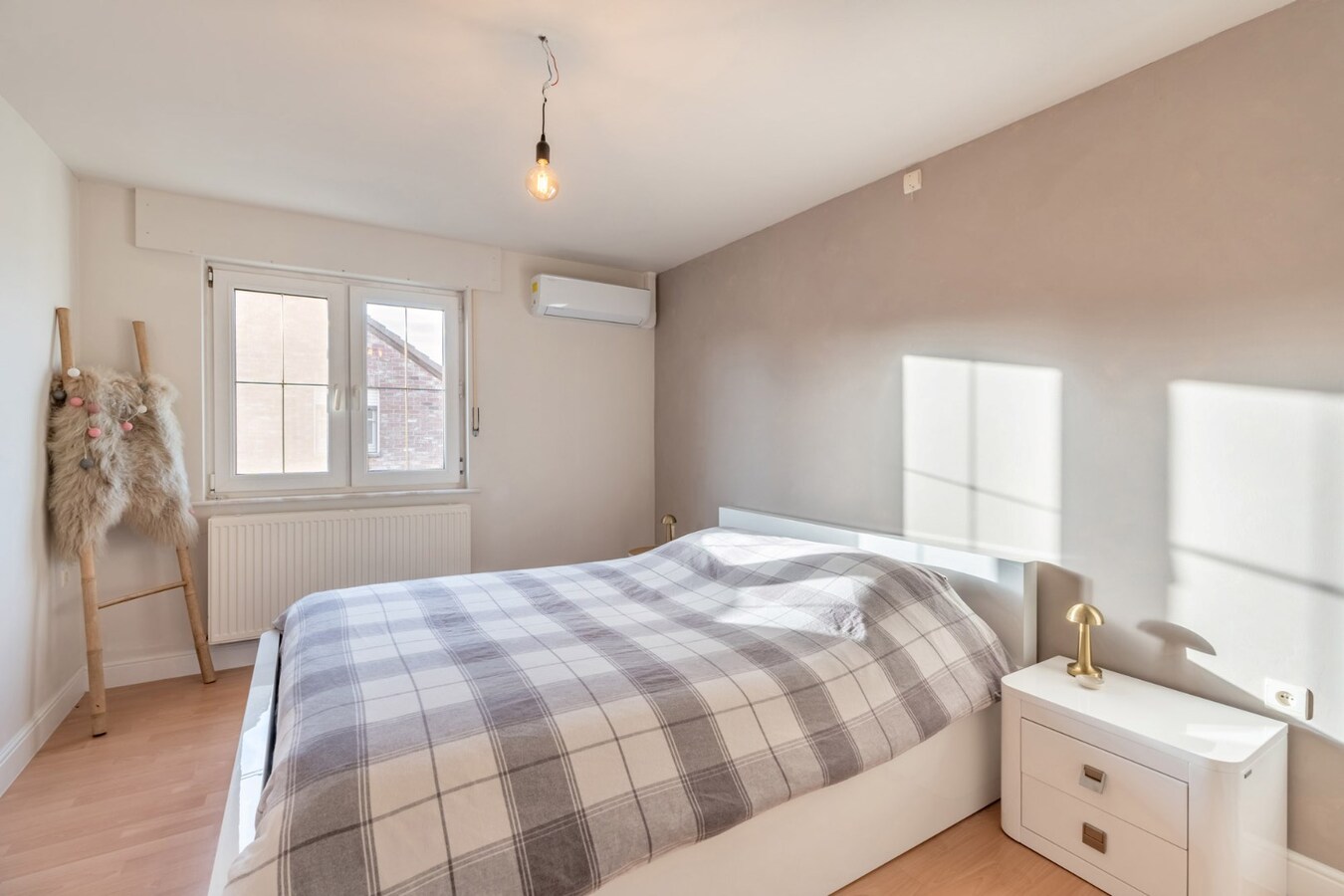 Prachtige ruim gerenoveerde woning. 