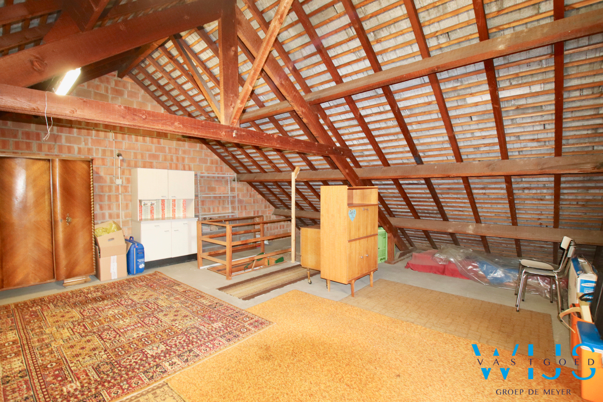 Stevige gezinswoning op SUPER locatie te Eeklo! 