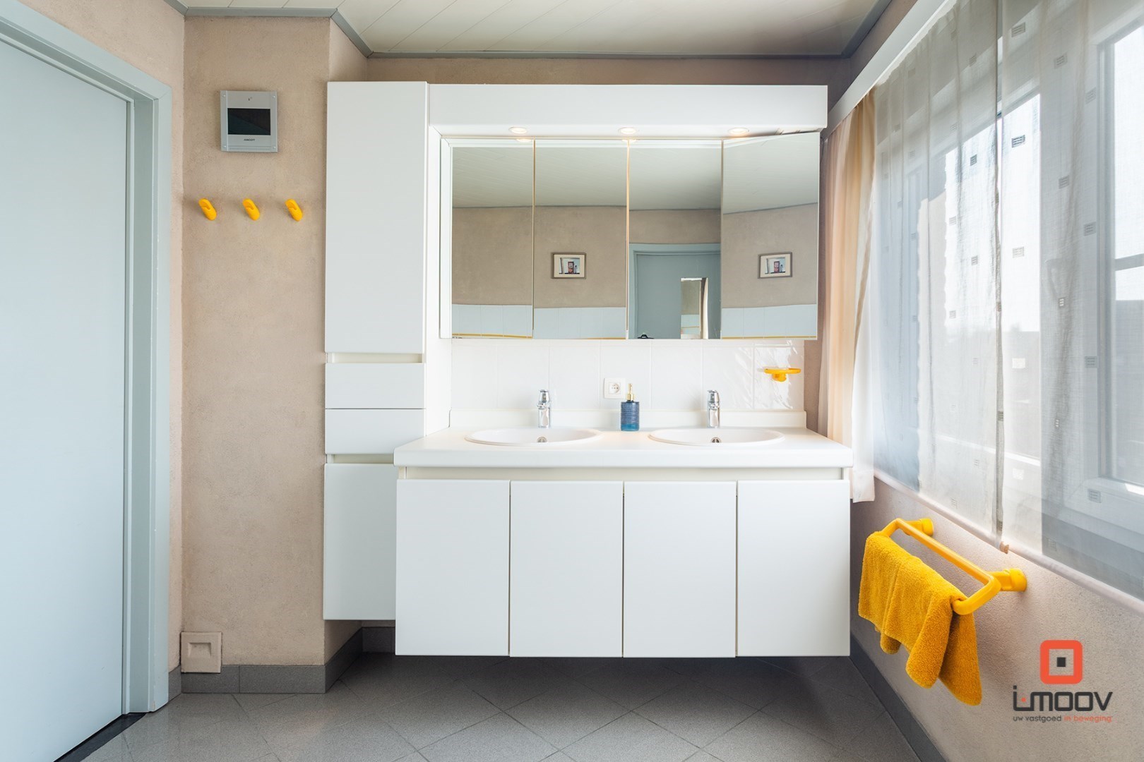 Instapklare, lichtrijke en ruime gezinswoning met 4 slaapkamers en grote tuin! 