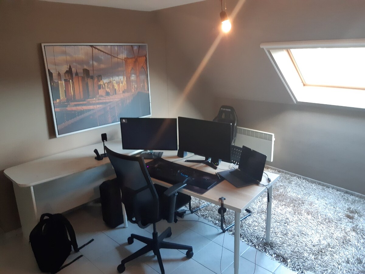 Ruim duplex 2-slp-appartement in centrum Gavere. 