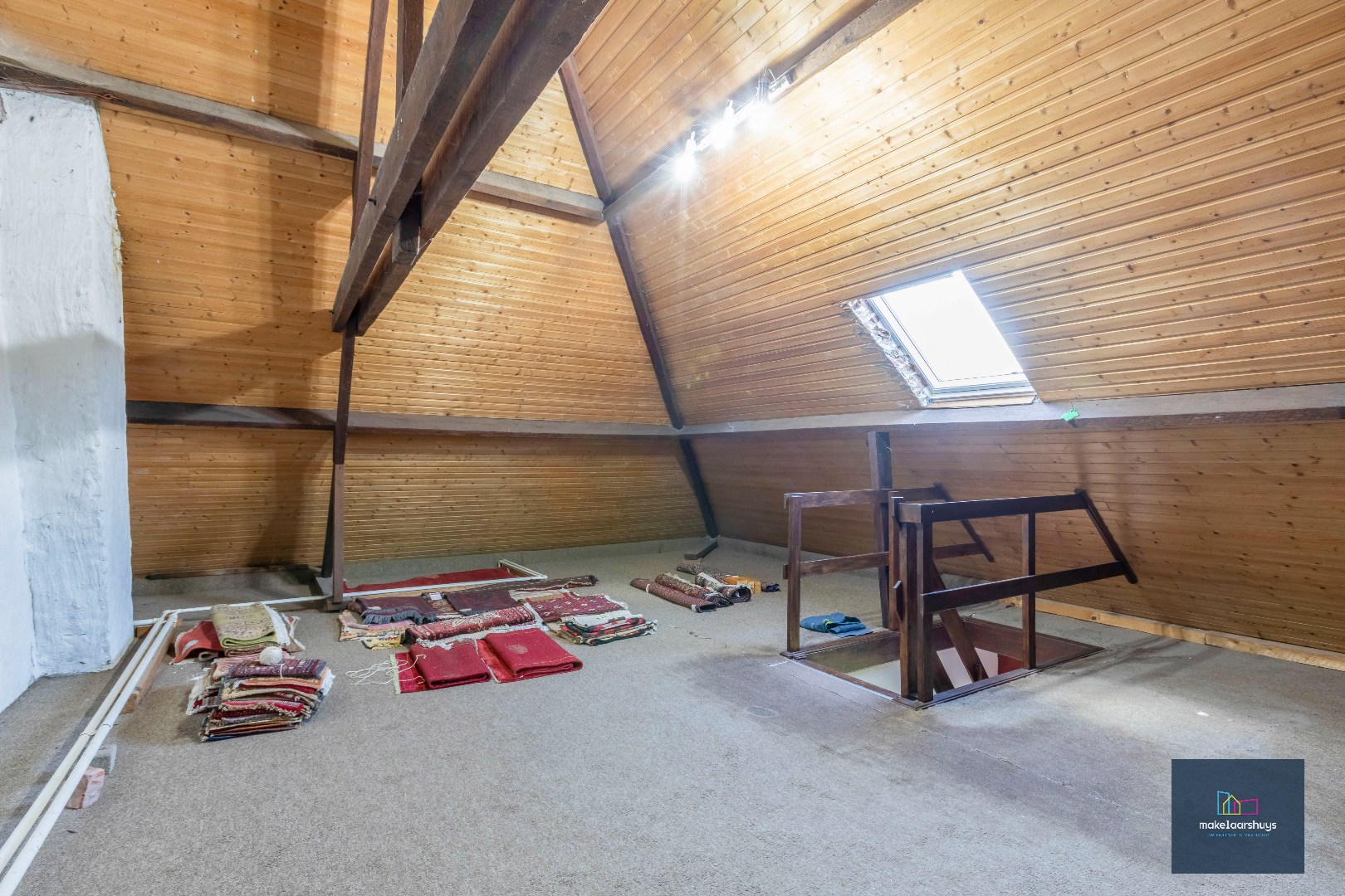 Ruime HOB met 4 slpk, ruime zolder, tuin en garage 