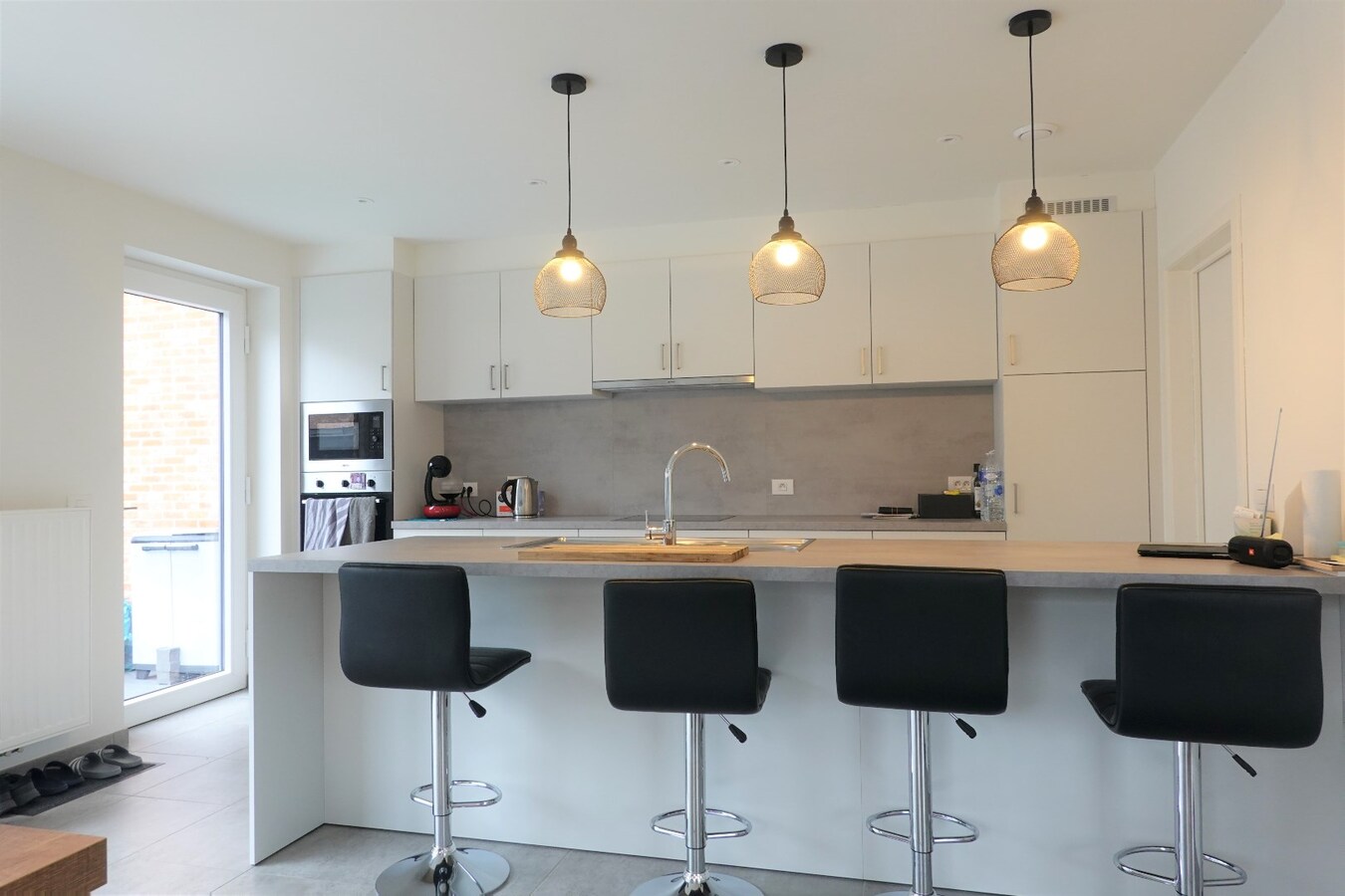 Halfopen nieuwbouw met inpandige garage 