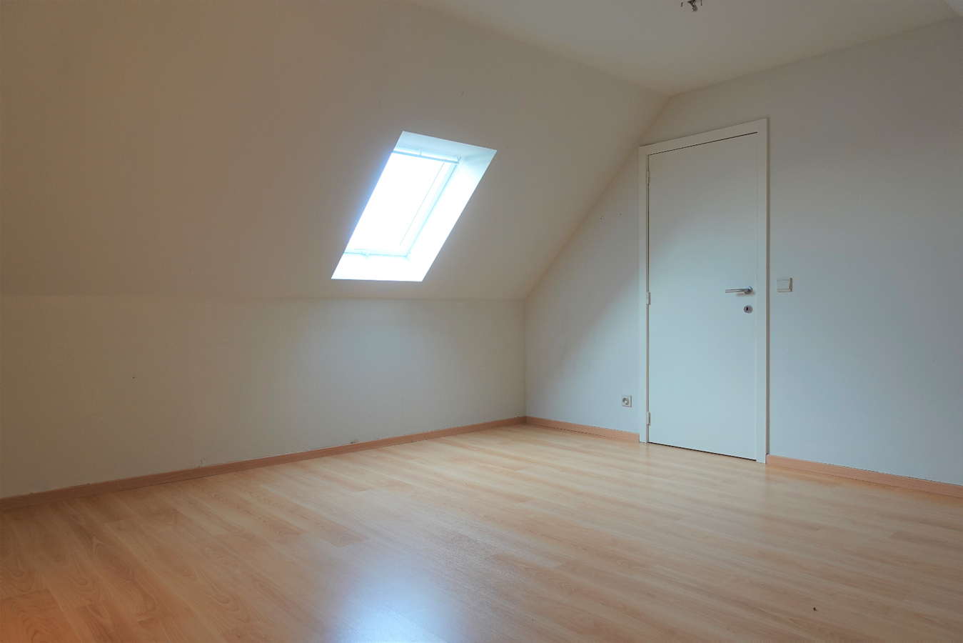 Ruim duplex appartement te Gistel 