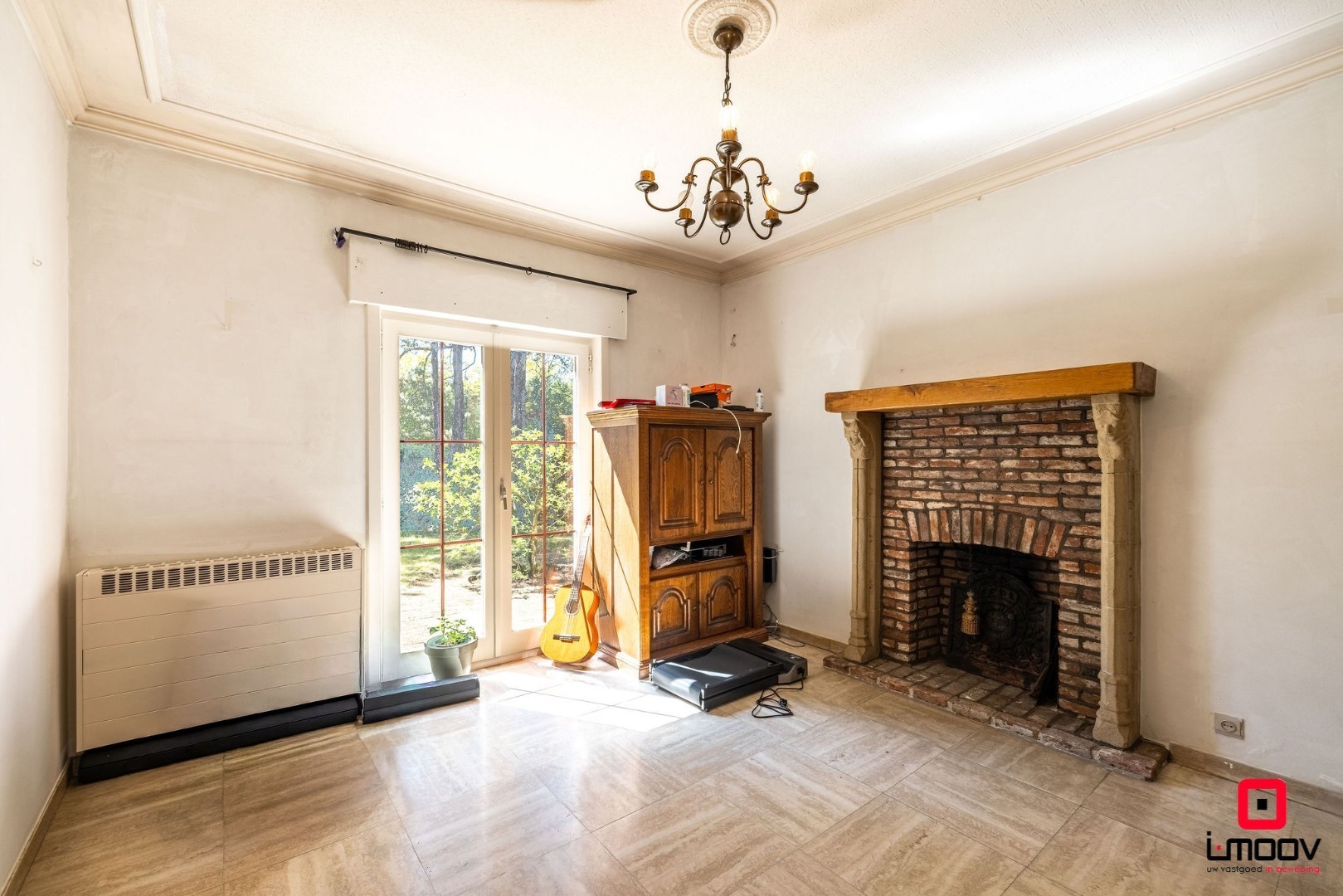 Karaktervolle villa met royale volumes op perceel van 1100m2 nabij de E40 