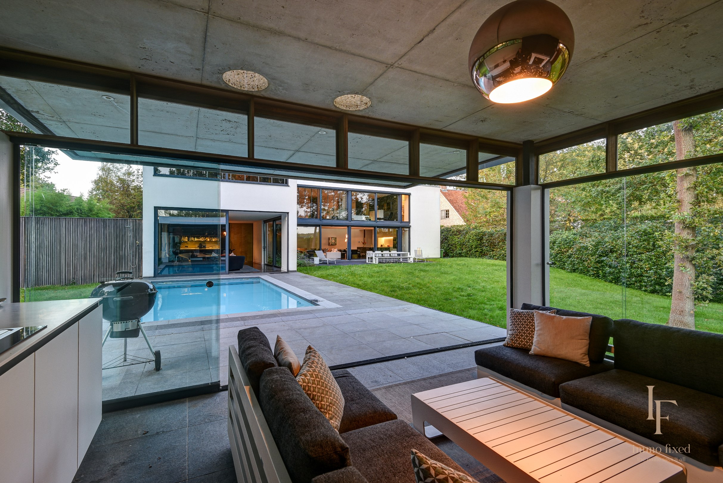 Luxe villa met 4 SLKS en praktijkruimte te SCHILDE! 