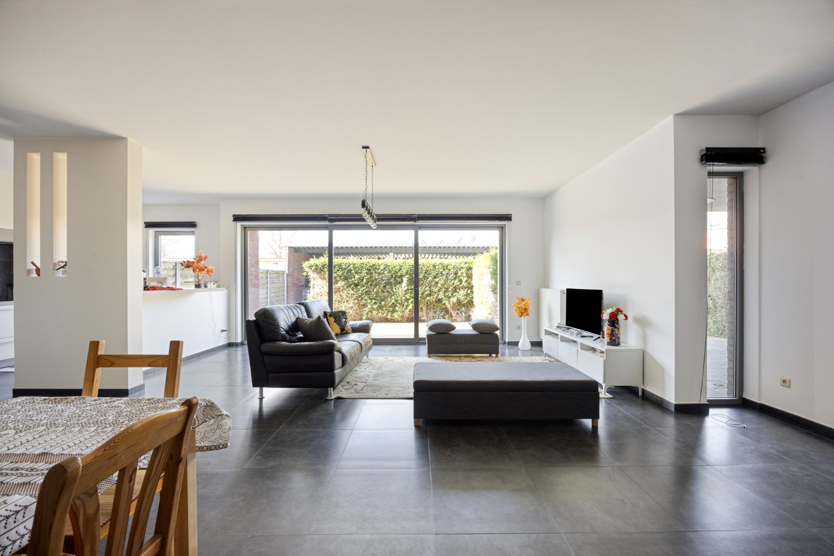 Luxueus gelijkvloers appartement met 2 slpk. in het centrum van Geel 