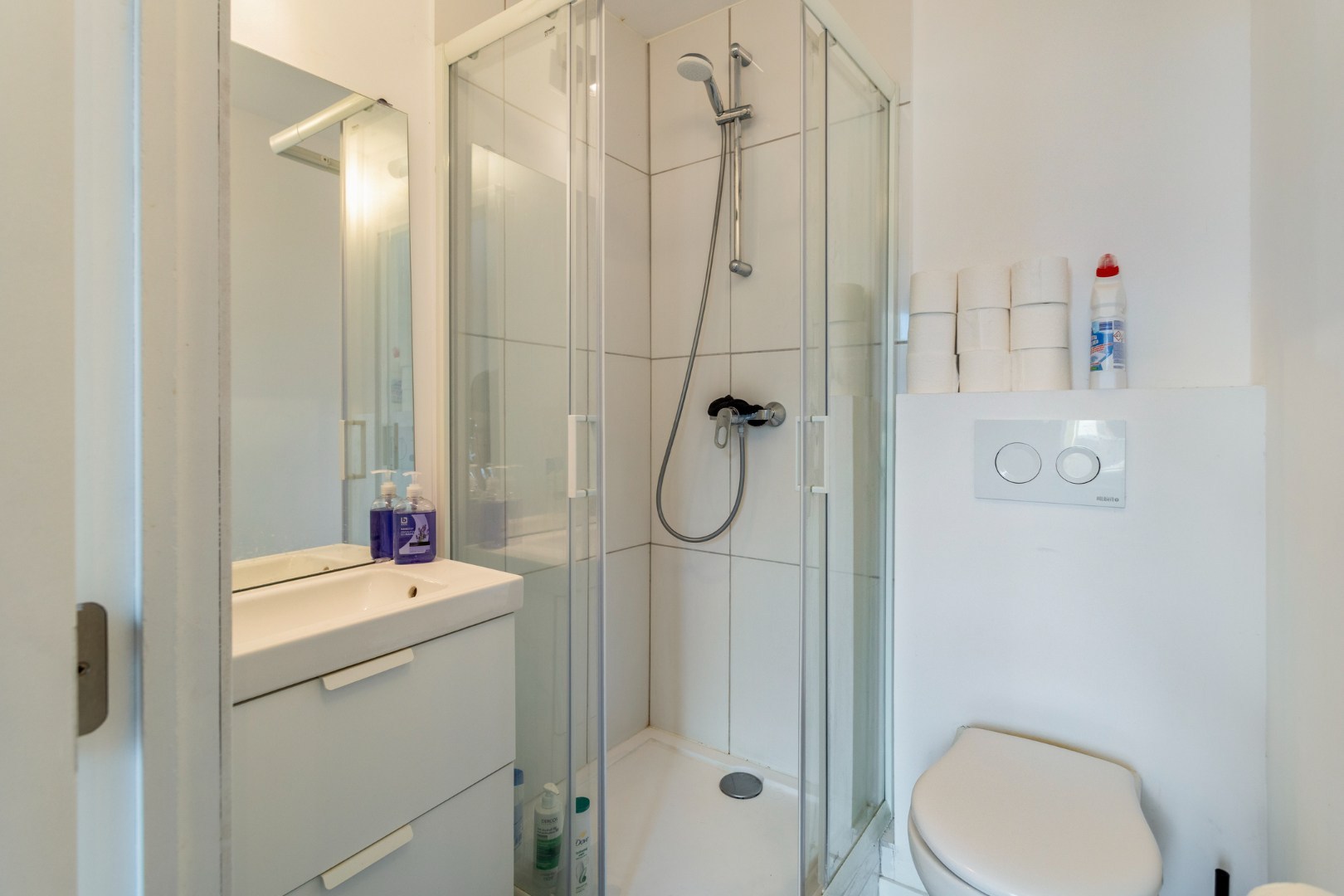 Studentenkamer met eigen sanitair in centrum Leuven! - EPC 148 kWh/m² - bewoonbare opp. 15,5m² 