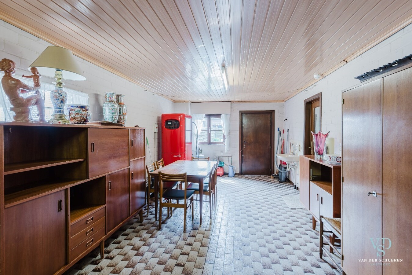 Gelijkvloerse villa.    Op 1 km van de Schelde. 