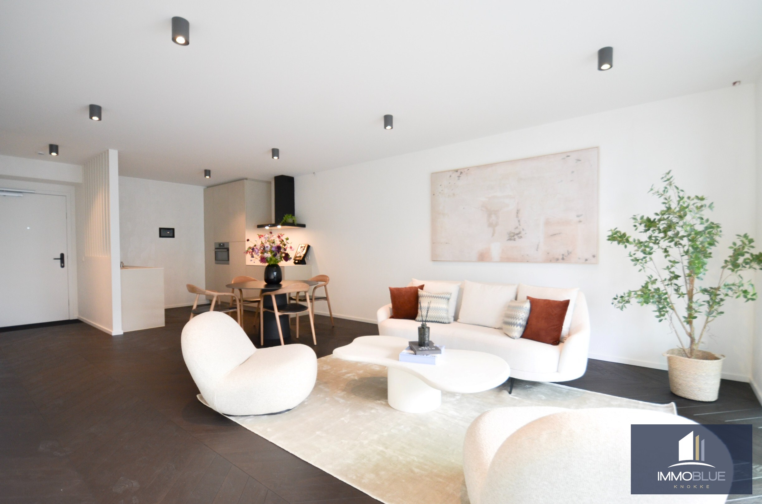 Stijlvol appartement met een ruim zonnig terras gelegen in The Tower. 