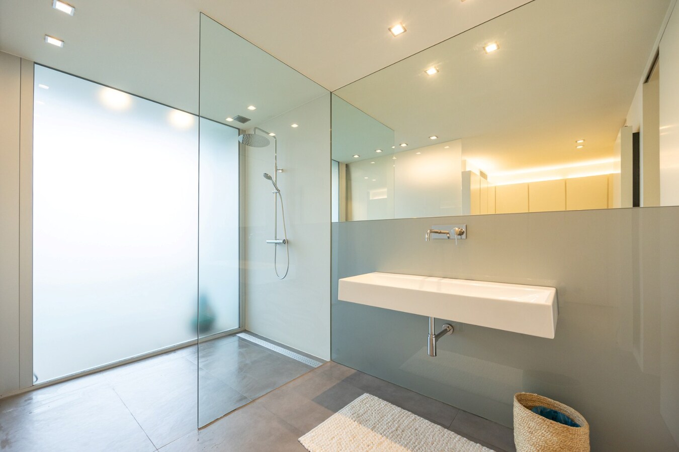 Instapklare designwoning met lift en zwembad 