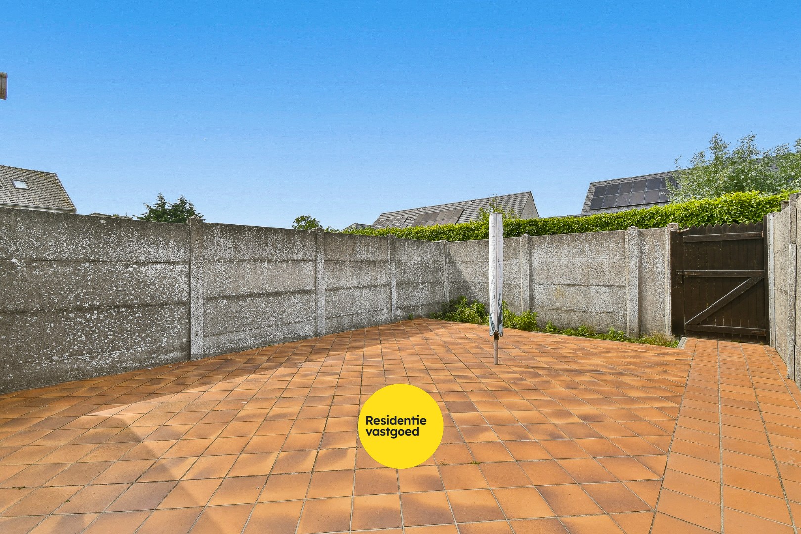Rijwoning met veel potentieel op centrale ligging 
