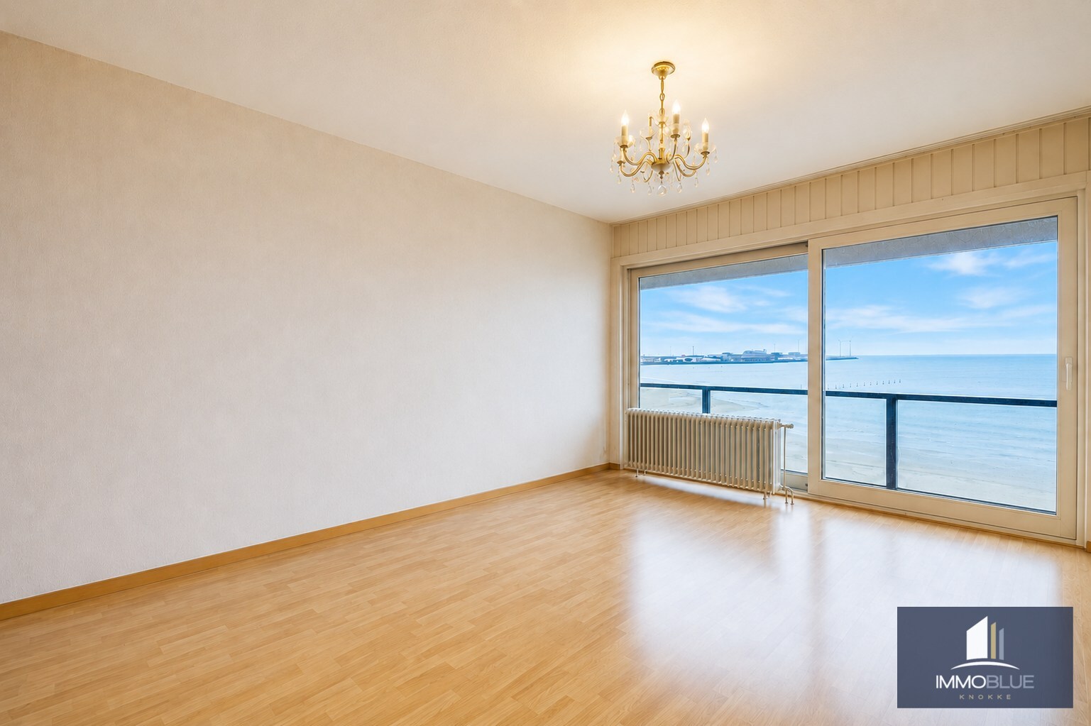 Appartement met frontaal zeezicht. 